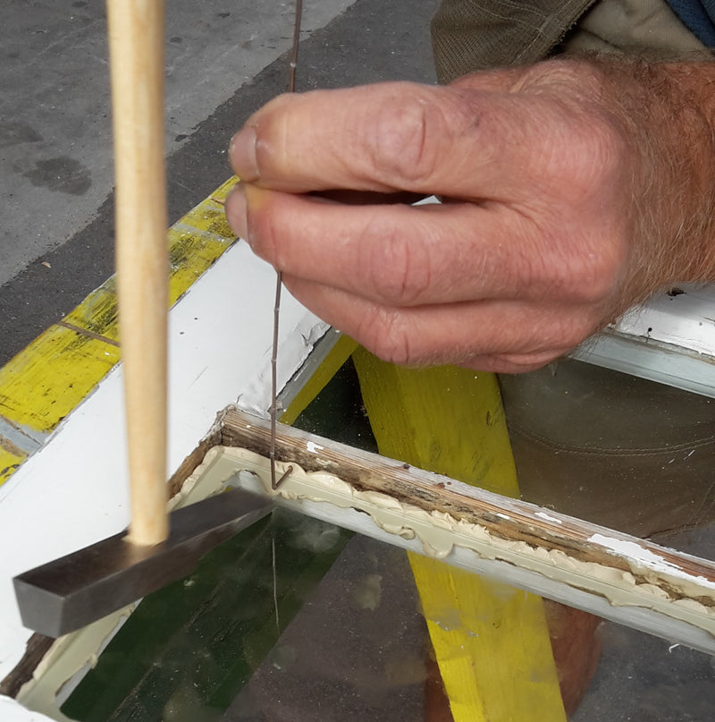 Kobber stifttråd bruges til at holde glas - Linoliebutikken
